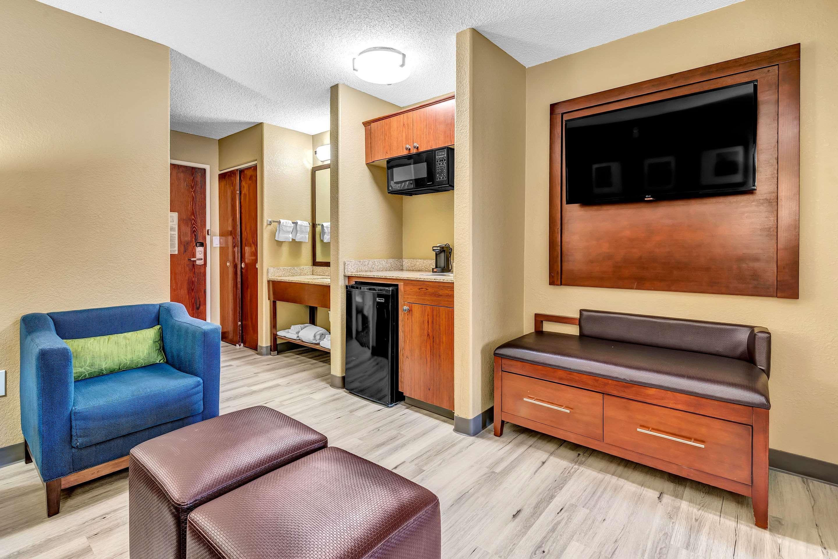 Comfort Suites Lakewood - Denver Экстерьер фото
