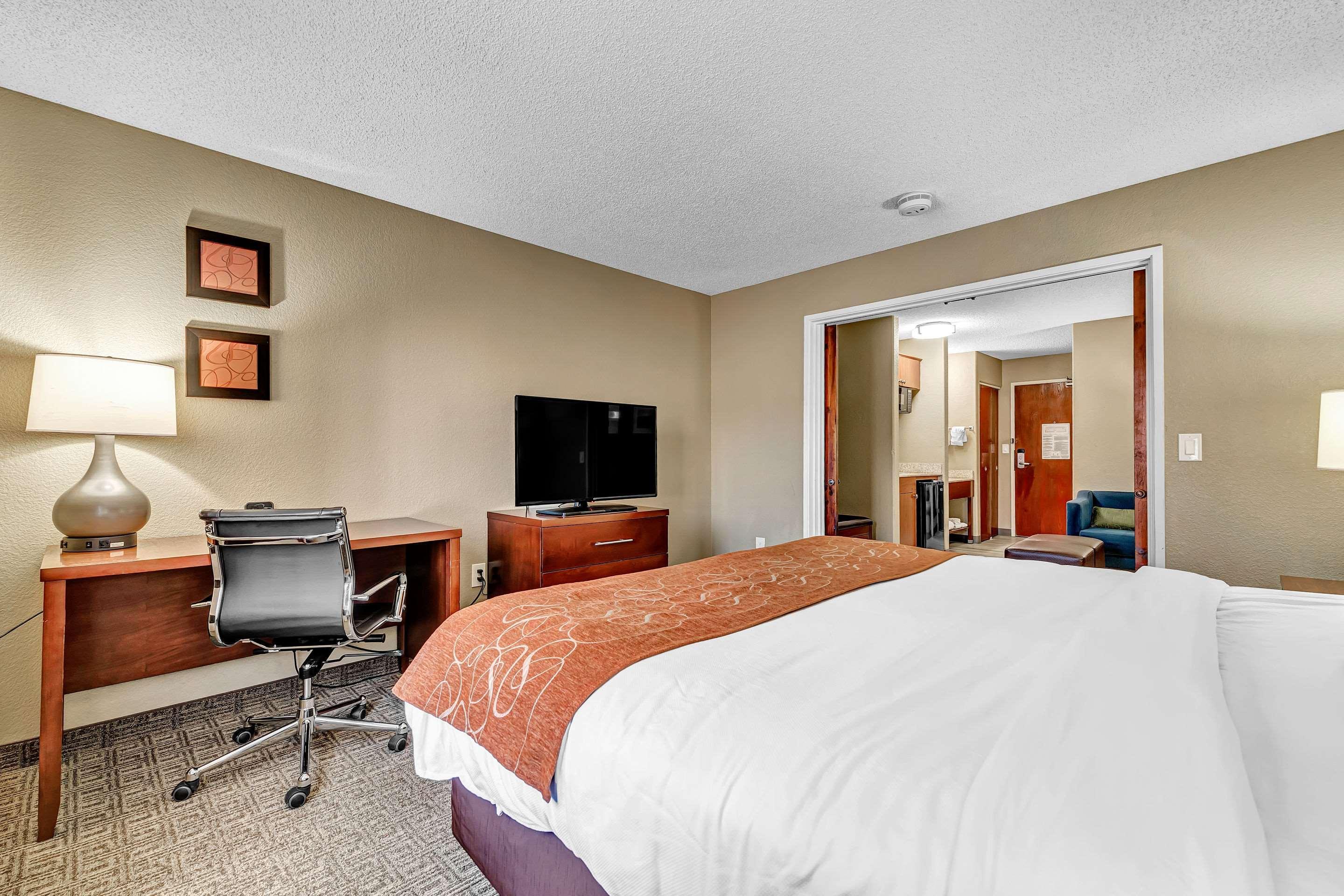 Comfort Suites Lakewood - Denver Экстерьер фото