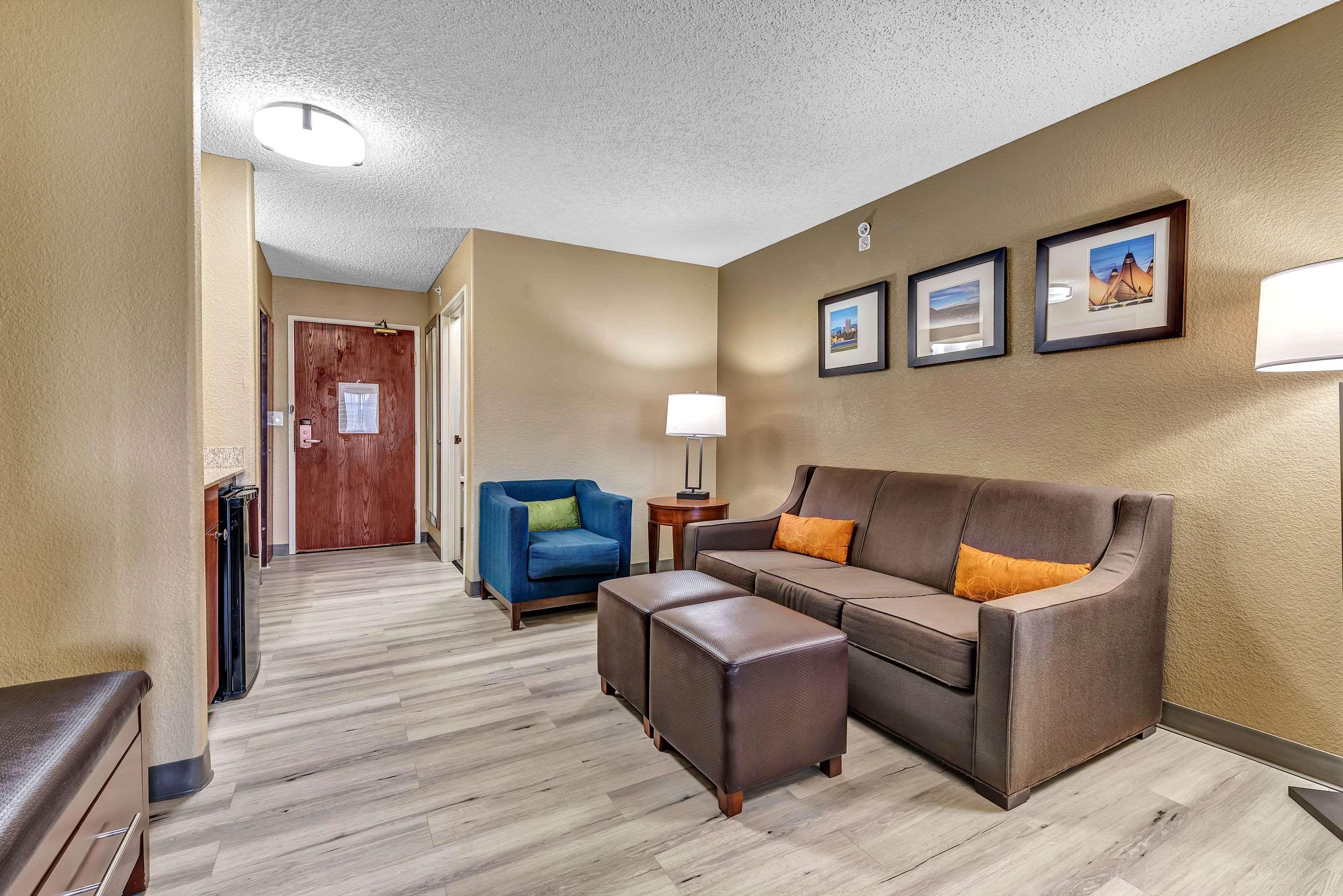 Comfort Suites Lakewood - Denver Экстерьер фото