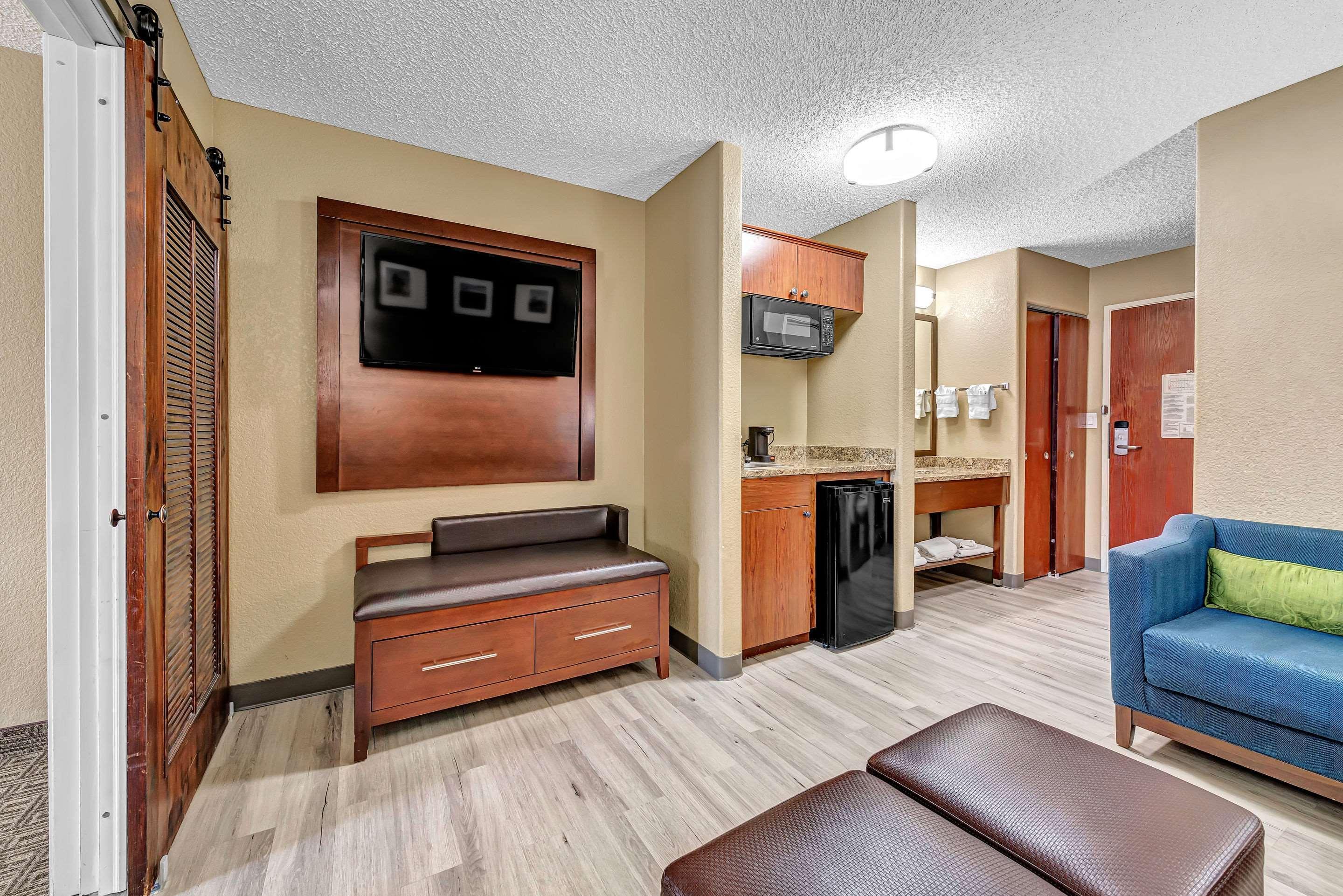 Comfort Suites Lakewood - Denver Экстерьер фото