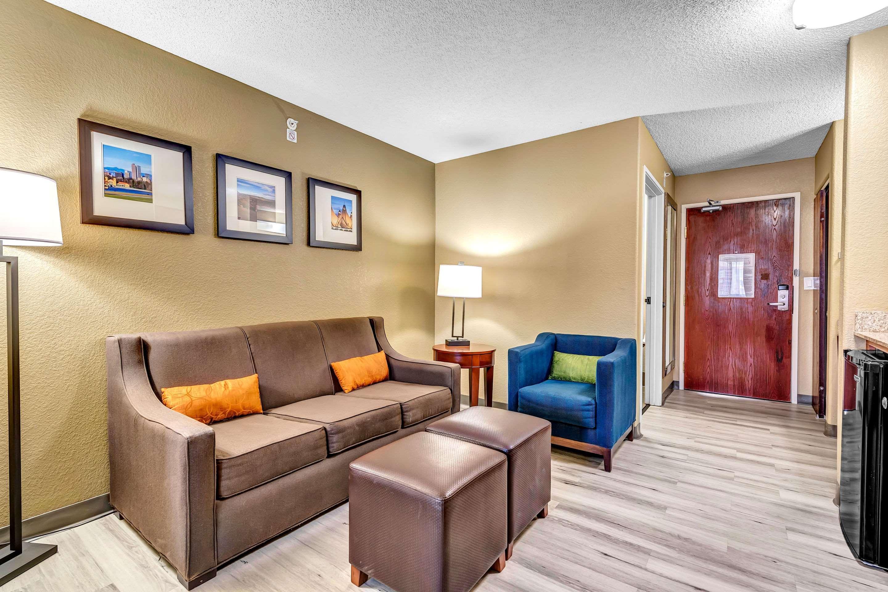 Comfort Suites Lakewood - Denver Экстерьер фото
