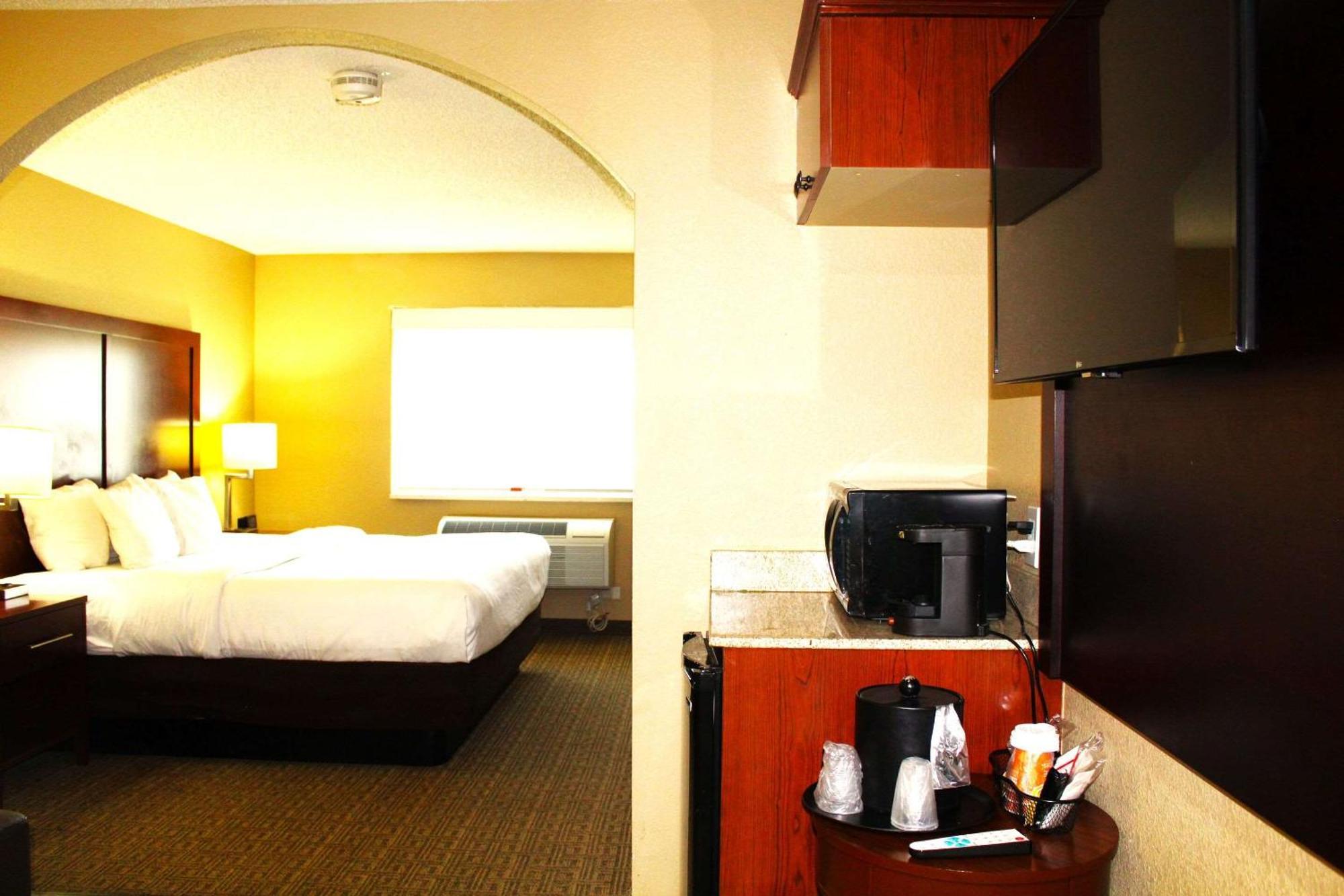Comfort Suites Lakewood - Denver Экстерьер фото
